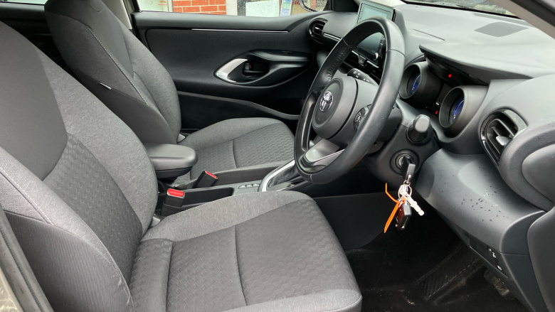 Toyota Yaris 1.5 Hybrid Design 5dr CVT Hybrid Hatchback